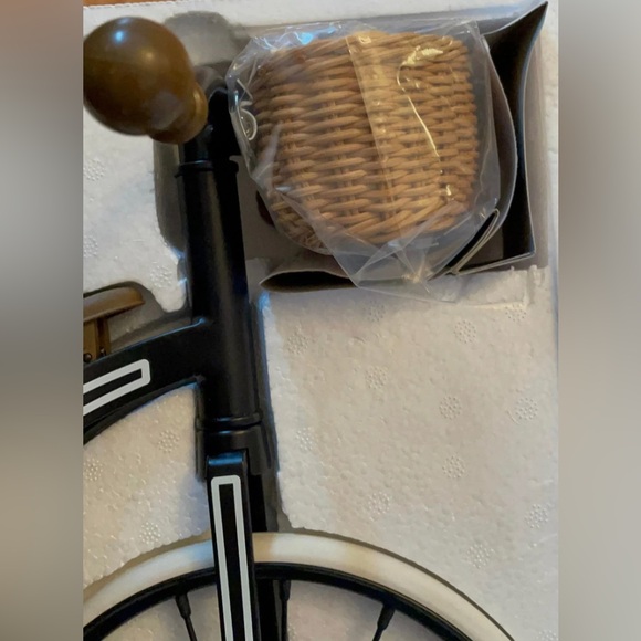 AMERICAN GIRL SAMANTHA 3 WHEELED BICYCLE RETIRED  NEW IN BOX RARE - Picture 4 of 4